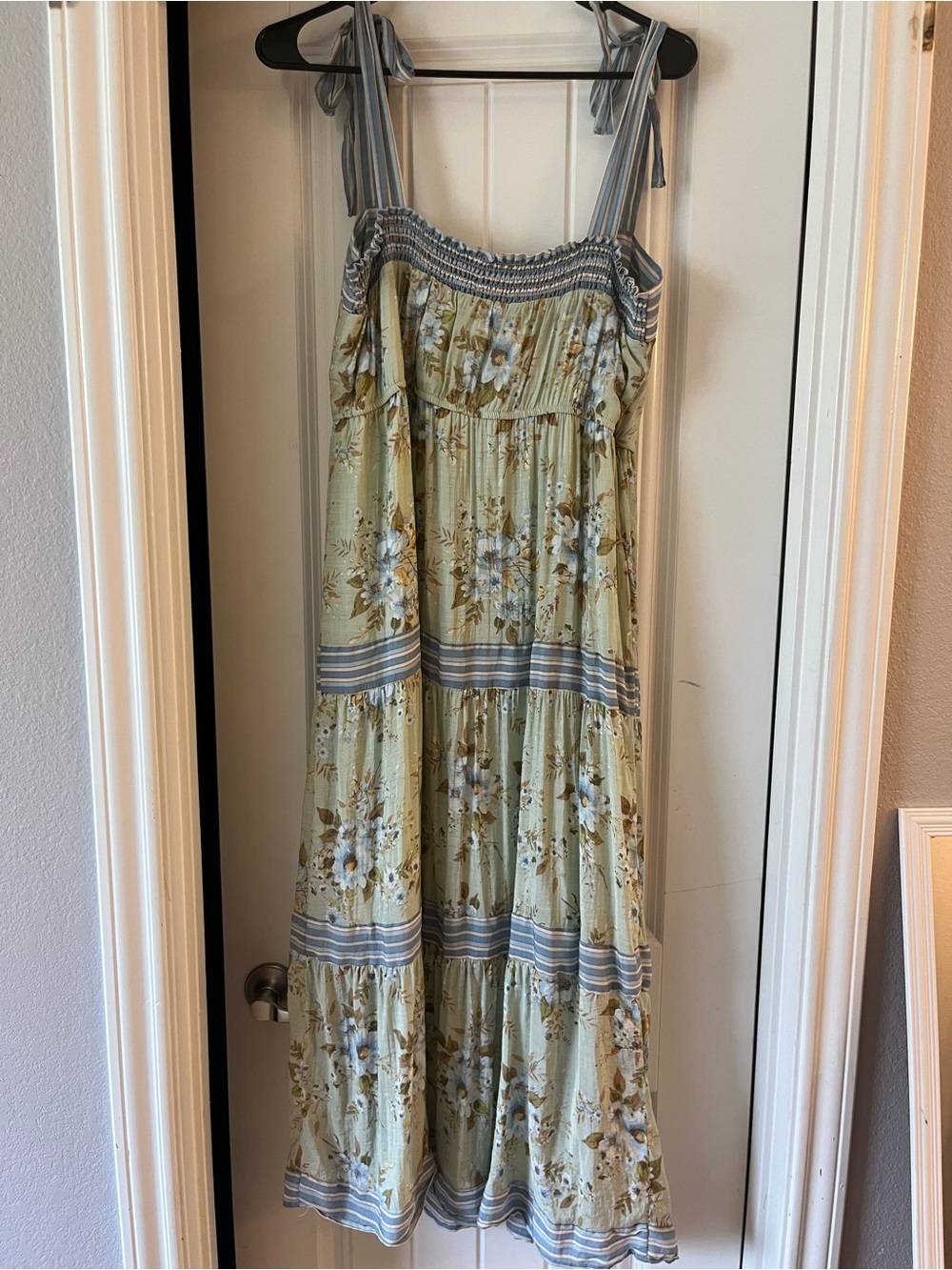 Sweet Wanderer Floral Tie Strap Tiered Maxi Dress Size Large - Picture 2 of 13